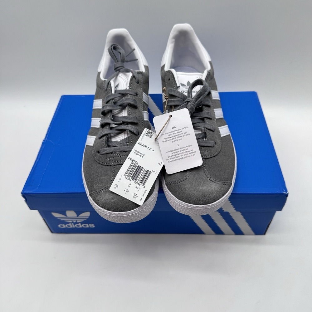 adidas Originals Gazelle Men's 6.5 US Gray/White Suede Lace-Up Sneakers FW0716